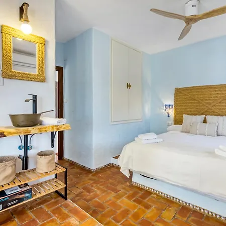 La Ibicenca & Jacuzzi By Ximoapartments